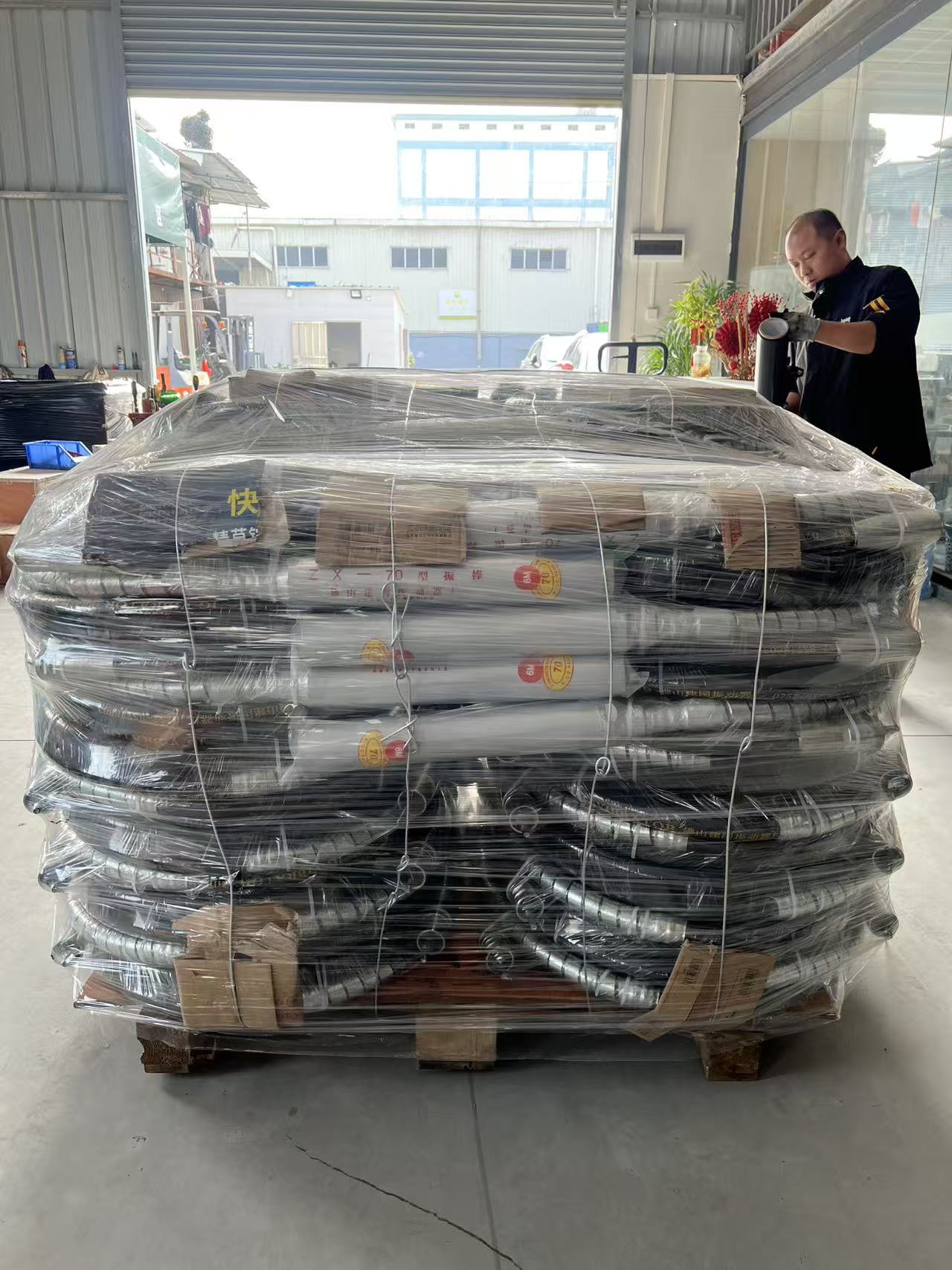GuangZhou, China – [15 decembrie 2025] – Jointsen execută cu succes o comandă majoră de export către Benin, demonstrând măiestria de producție și serviciul eficient