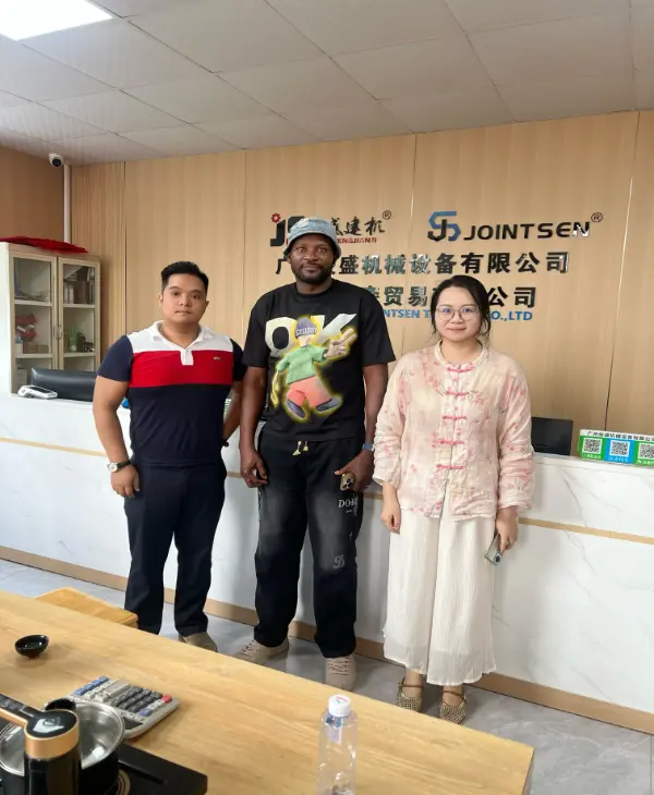 Clienții nigerieni vizitează China în persoană, JOINTSEN asigură o comandă majoră de batonare